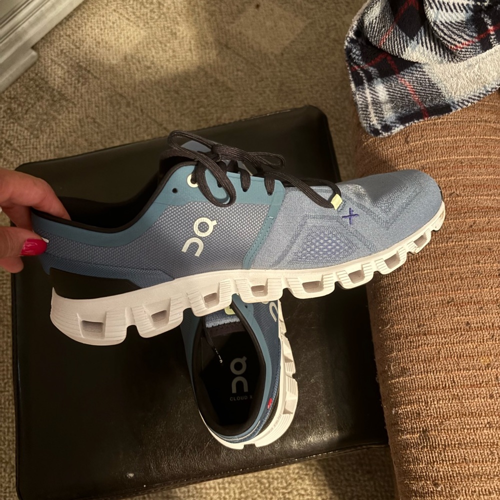 Men’s Cloudswift X Oncloud shoes.